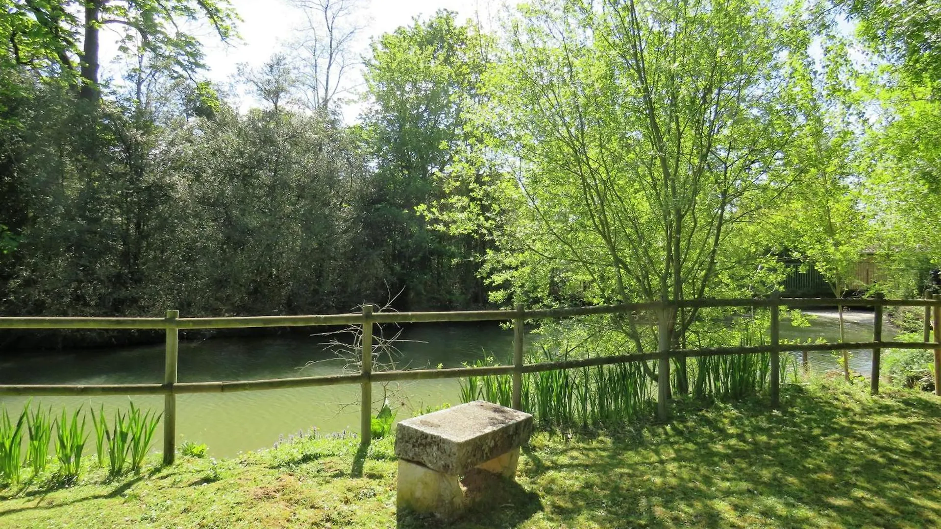 بيت للعطل L'Ecrin - Maison De Campagne Dans Un Parc Arbore Peyregoux
